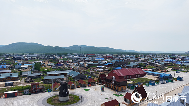 航拍恩和俄羅斯族民族鄉(xiāng)。人民網記者 齊浩男攝