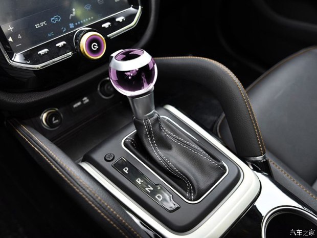 眾泰汽車(chē) 眾泰SR7 2016款 1.5T GAL限量版